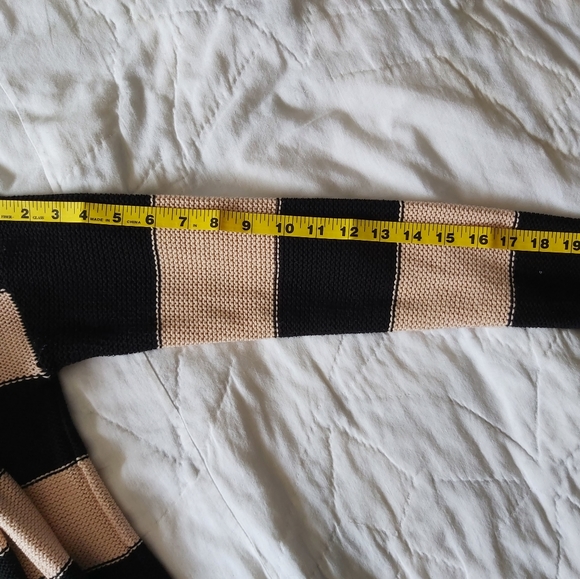 Ann Taylor knit cream and black oversize sweater - Picture 7 of 7